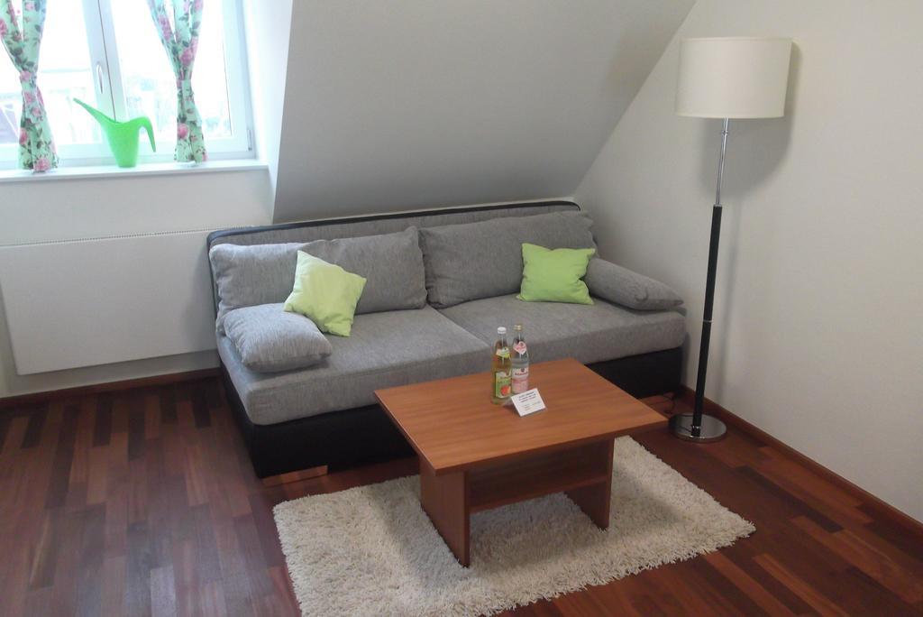 Jungingers Aparthotel Holzheim  Bilik gambar